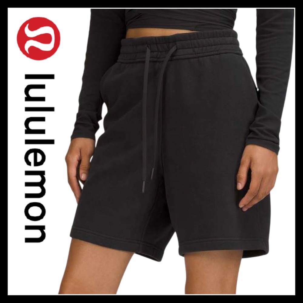 Lululemon Women’s Loungeful High-Rise Short 7"
Black Size (12) NEW with Tags